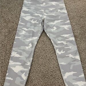 Athleta Elation 7/8 Camouflage Leggings- size L